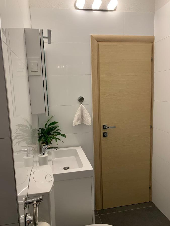 Mm Split Apartment - 5 Min By Car To The Beach & City Center - Free Public Parking Экстерьер фото