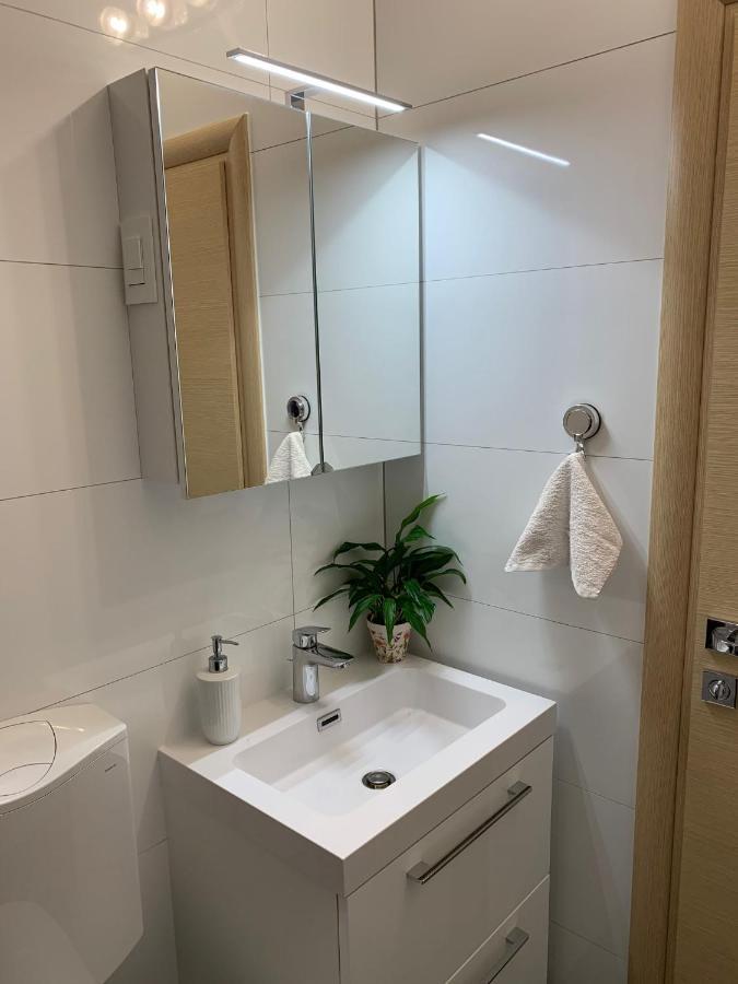 Mm Split Apartment - 5 Min By Car To The Beach & City Center - Free Public Parking Экстерьер фото