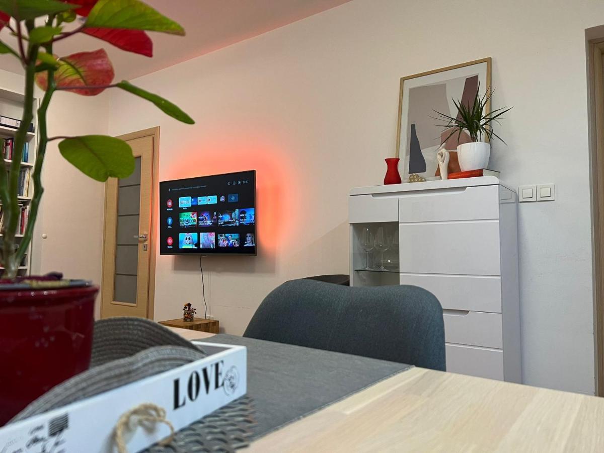 Mm Split Apartment - 5 Min By Car To The Beach & City Center - Free Public Parking Экстерьер фото