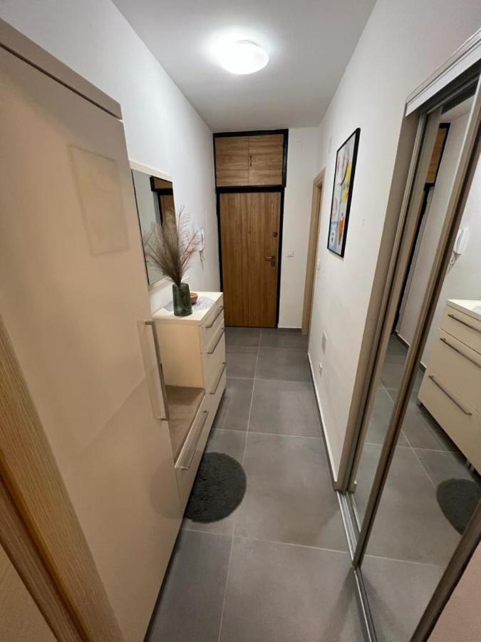Mm Split Apartment - 5 Min By Car To The Beach & City Center - Free Public Parking Экстерьер фото